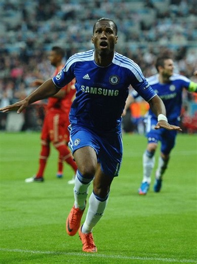 Didier Drogba – The Header That Made History 🔵🏆 Champions League Final 2012, Allianz Arena. Bayern Munich were leading and time was running out. Then came the corner. Didier Drogba rises above everyone and powers a header into the net. 88th minute. 1–1. Silence in Munich, Chelsea alive again. The equalizer that changed everything — before Drogba sealed the trophy on penalties. A legendary moment in football history. ⚽🔥 #Drogba #chelsea #BayernMunich #ChampionsLeague #UCLFinal #2012 #Header #F
