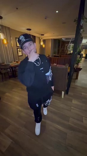 !GENTE DE GUATEMALA! Llegó a Guate @De La Ghetto para darnos su mejor show! Prepárate para esta noche en exclusiva solo en 📍Zoho Guatemala Te esperamos con la mejor musica y el mejor ambiente! #zoho #zohoguatemala #sopresa #brillo #noche #feliz #hoy #viernes #guatemala #bebida #comida #viral #tiktok #remix #dj #disco #uñas #lomejor #sensacional #musica #parranda #eshoyeshoy #delaghetto