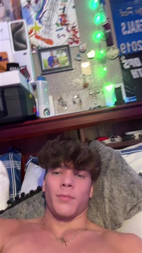 It’s been fun redoing these iconic stunts and I can’t wait to see how much everyone loves them. Comment and like which ones I should start posting first😛 Top gun Revelation 2025 Cheer Extreme Senior elite 2019 Top gun Lady jags 2024 ACE Worriors 2026 Prodigy Midnight 2025 Stingrays Peach 2025 World Cup Shooting stars 2025 Cali Smoed 2025