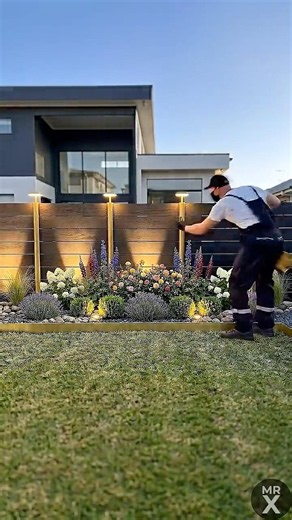 I Transformed an Old Fence Into a 2000$ DIY Backyard Luxury Fence #diy #diygarden #landscaping