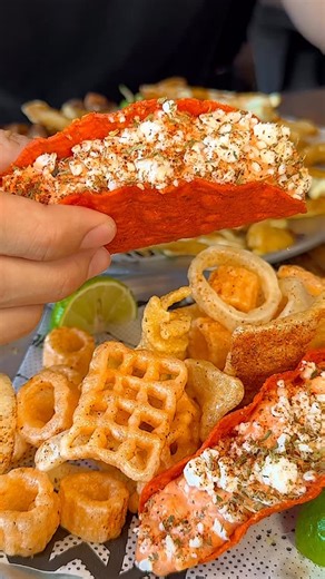 TAQUIELOTES DELI ❤️‍🔥🌽🌮😳 MÁS INFO Y UBICACIÓN ABAJO👇 En el reino de los Elotes y los Esquites faltaba algo exquisito como estos clásicos taquitos duros regios con esa mezcla de elotes y su aderezo tan familiar ir nos encanta para cubrirlo completo de queso en ir se inventaron en @muncherhouse y si, hay que probarlos sin duda!😮‍💨 📍Manuel L. Barragán 325, MTY, NL. #esquites #elotes #corn #mexicanfood #tacos | Mexican Elite