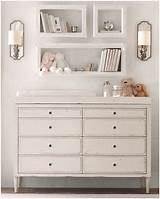 Images of Decorating Shelves In Nursery