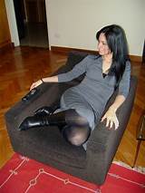 Pictures of Women In Pantyhose And Boots