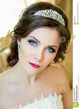 Photos of Wedding Makeup And Hairstyle