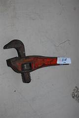Angle Pipe Wrench Pictures