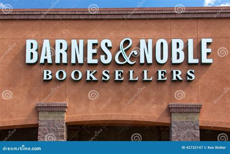 Barnes and Noble store exterior