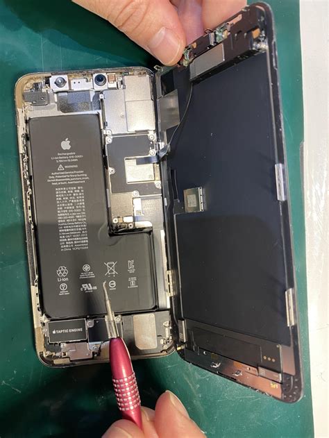 DIY repairs on iPhone 11