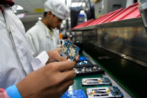 Industri Elektronik dan Komputer Indonesia