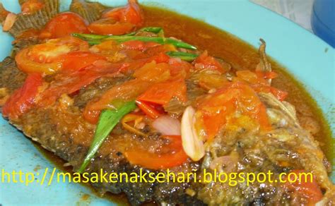 Makanan Channa dengan Saus Tomat