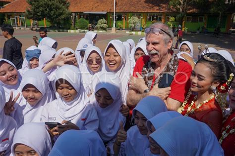 Pengajar Agama Keluar Negeri