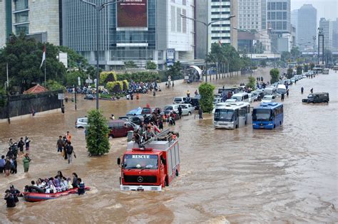Semprotan Air Banjir Indonesia