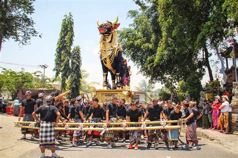 Upacara Tradisional di Indonesia