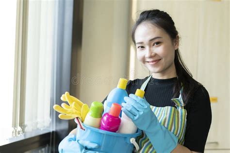 cleaning lady indonesia