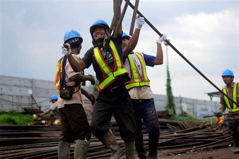 pekerja konstruksi indonesia