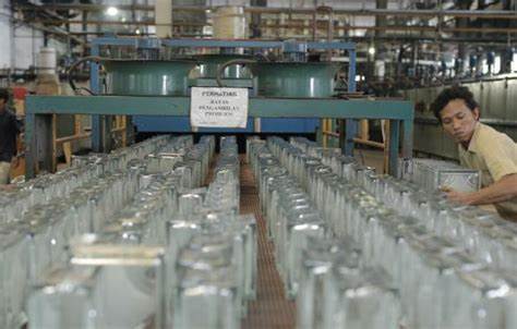Perkembangan Industri Pembuatan Gelas Tembaga