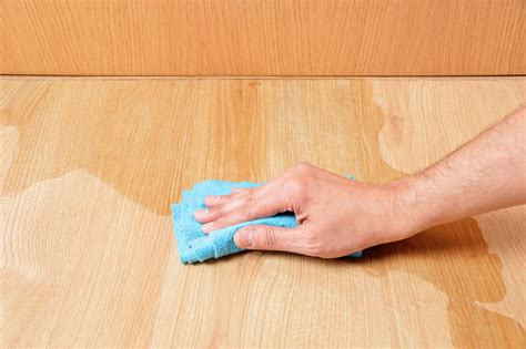 Removing Mold and Mildew on Water Damaged Wood