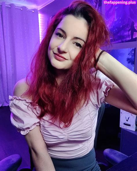 Anniefuchsia age only fan leak Telegram preview