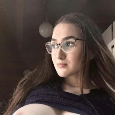 Busty geek nude pic Telegram channel preview