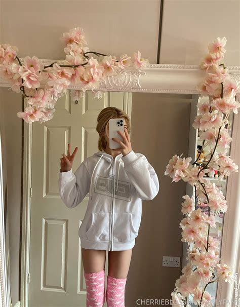 Cherrieblossoms nude porn onlyfan Telegram preview