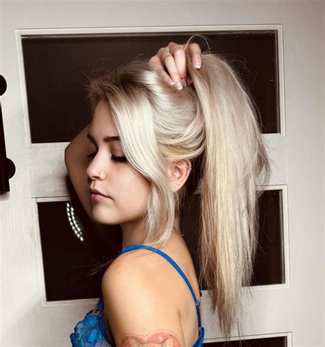 Lilbunniexoxo leaked onlyfan nude Telegram channel preview