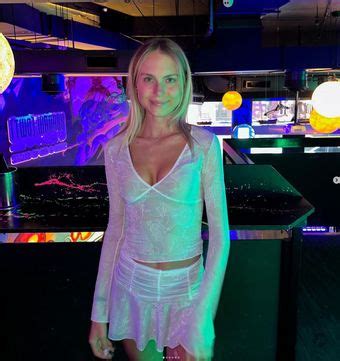Saraahlloyd porn onlyfans Telegram preview