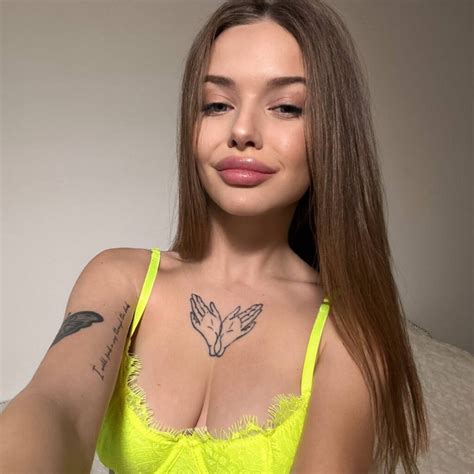 Sararamiir_ nude set onlyfans Telegram preview