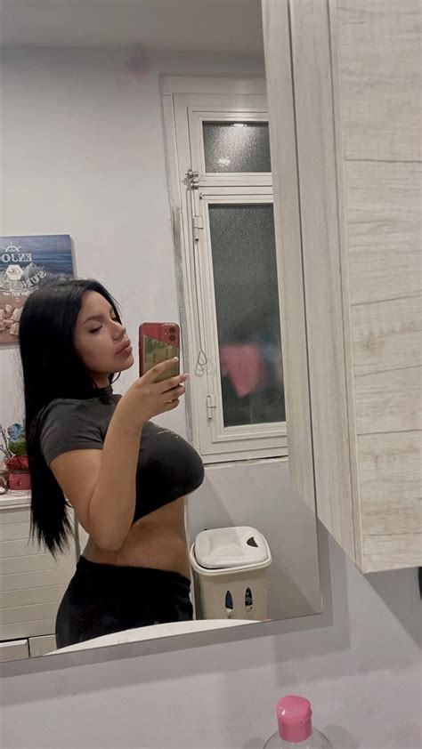 Viniavalentine onlyfans nude Telegram channel preview