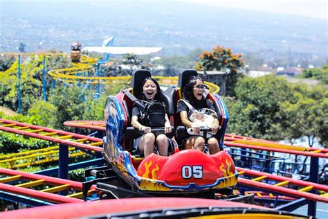 Taman hiburan di Golden Week di Jepang di Indonesia