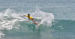 Surfing di Sawarna