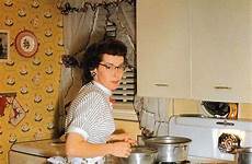 housewife 60s 50s kitchens aprons