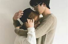 couple korean hugging ulzzang choose board kiss