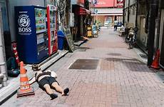 japan drunk japanese people street ugly chapman lee side show road drinking shocking photographs fun