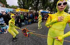 fremont solstice parade bike naked riders seattle parades body paint painting fair restart kick quirky off