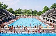 berlin sommerbad fkk olympiastadion pools freibad schwimmen gespräch flexibler berlins wollen werden
