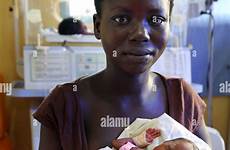 teenage pregnancy 900g boy stock ghana alamy delivered yaers mother she after techiman premature hospital