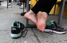 feet stinky eporner sneakers sweaty barefoot saucony smelly gym face after