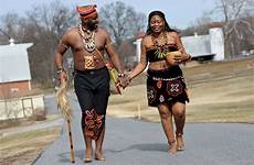 cameroon cameroun tenue traditionnelle tenues cameroonian toghu bamenda traditionnel ouest tikar marriages knowledge afroculture chez quiz proprofs afrique wanda pagne