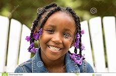 afrikansk gullig flicka