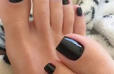 unhas pies toes pedicure negras pretas pés pé uñas toenail unha forced decoradas ftempo pintadas gel sparkly manicure pes