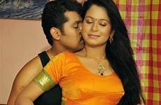 aunty saree navel seducing bhabhi chavi kalla sizzling