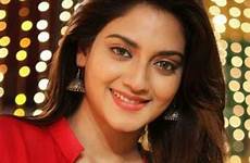 nusrat jahan actress husband bengali age biography beautiful boyfriend indian most family mahua moitra son india caste politician starsunfolded brother