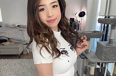 pokimane imane anys twitch streamer tub livestream pokimanelol records dat streamers