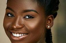 negras skinned pele darkskin escura maquiagem beleza sonrisa absolutely cabelo simpson tommy africana mujeres mulatas