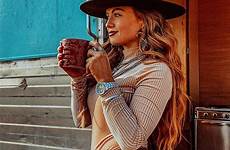 outfit rodeo cowgirls gunslinger fotoshooting niedliche westernreiten pferde
