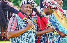 cameroun tenues traditionnelles vetements vêtements traditionelles africain vetement afrique