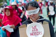 hong kong humanitarian became tsunami maids caught workers domestic migrant labor annual march take part may