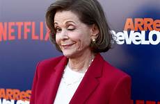 arrested jessica development walter lucille bluth her dies star attends experienced fifth renaissance premiere role career season cult show
