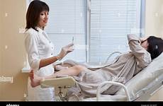 frauenarzt spritze stuhl gynecology injektion macht gynäkologie