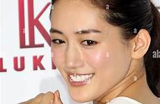 ayase actress japanese haruka japan alamy stock displays tokyo 2nd mar shopping cart