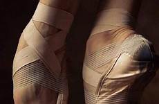 danse classique pointes pointe danseuse archzine chaussures chausson chaussons ballerine dancers merveilleuses pied ballerinas tutu spectacle nodo